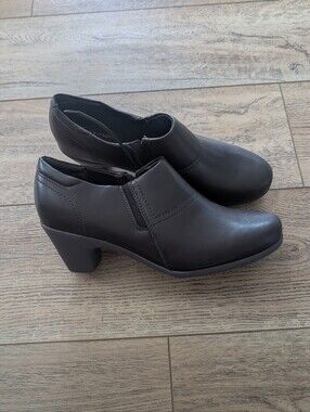 Easy Spirit Black Low Block Heel Slip-On Pumps